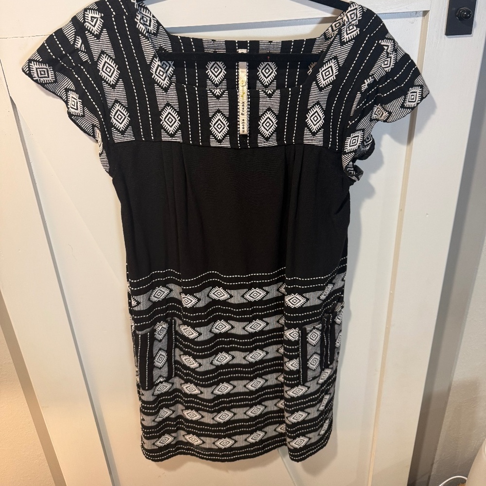 🖤 Uncle Frank Black & White Aztec Print Dress (Size Small)